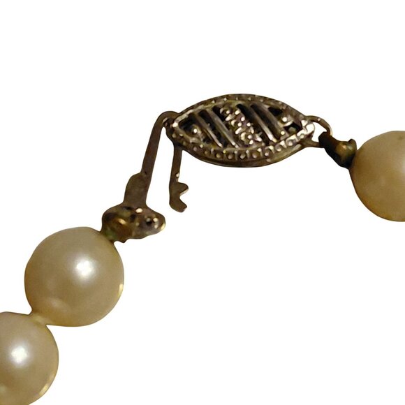 Pearls in good condition 14k clasp - Picture 4 of 5